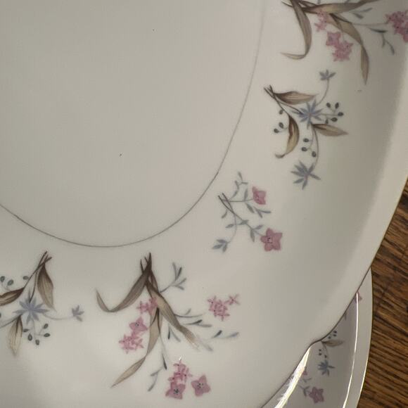 TWO Meito China LUCILLE Large / Small Oval Platters GORGEOUS! Japan Discontinued - Picture 9 of 16